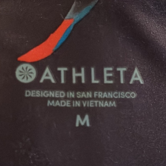 Athleta Salutation Stash Pocket Magnolia Plum#384003 Size Medium - Picture 9 of 11